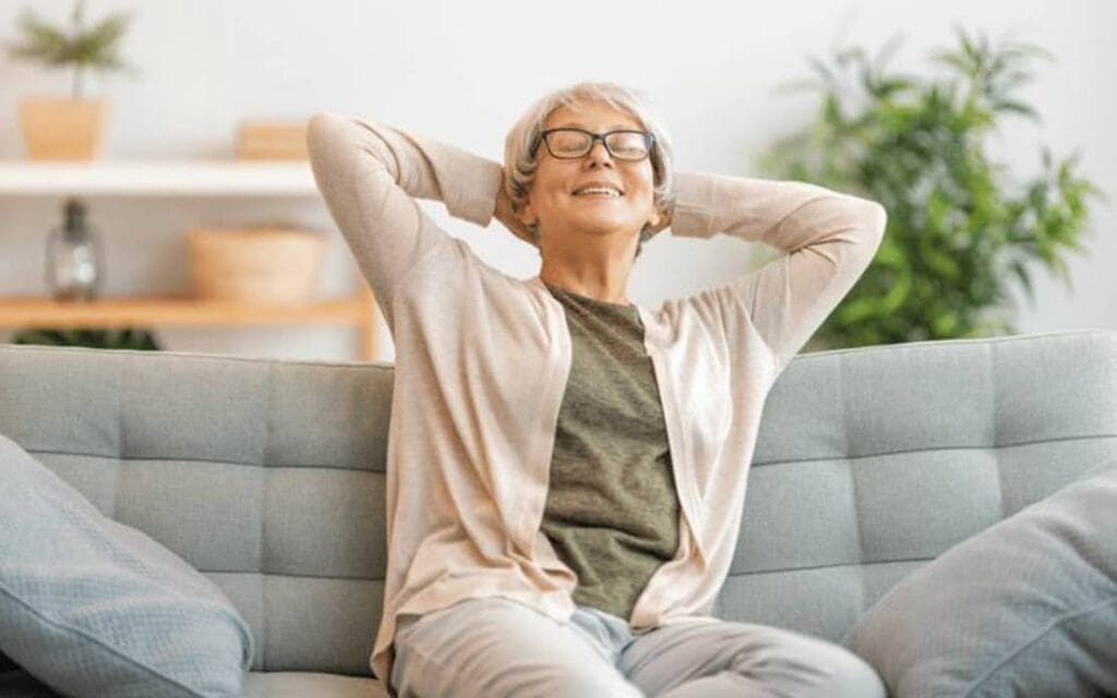 6 Tips on Decorating a Senior Apartment In Style - Calm Textured Apartment Decor Ideas For Elderly